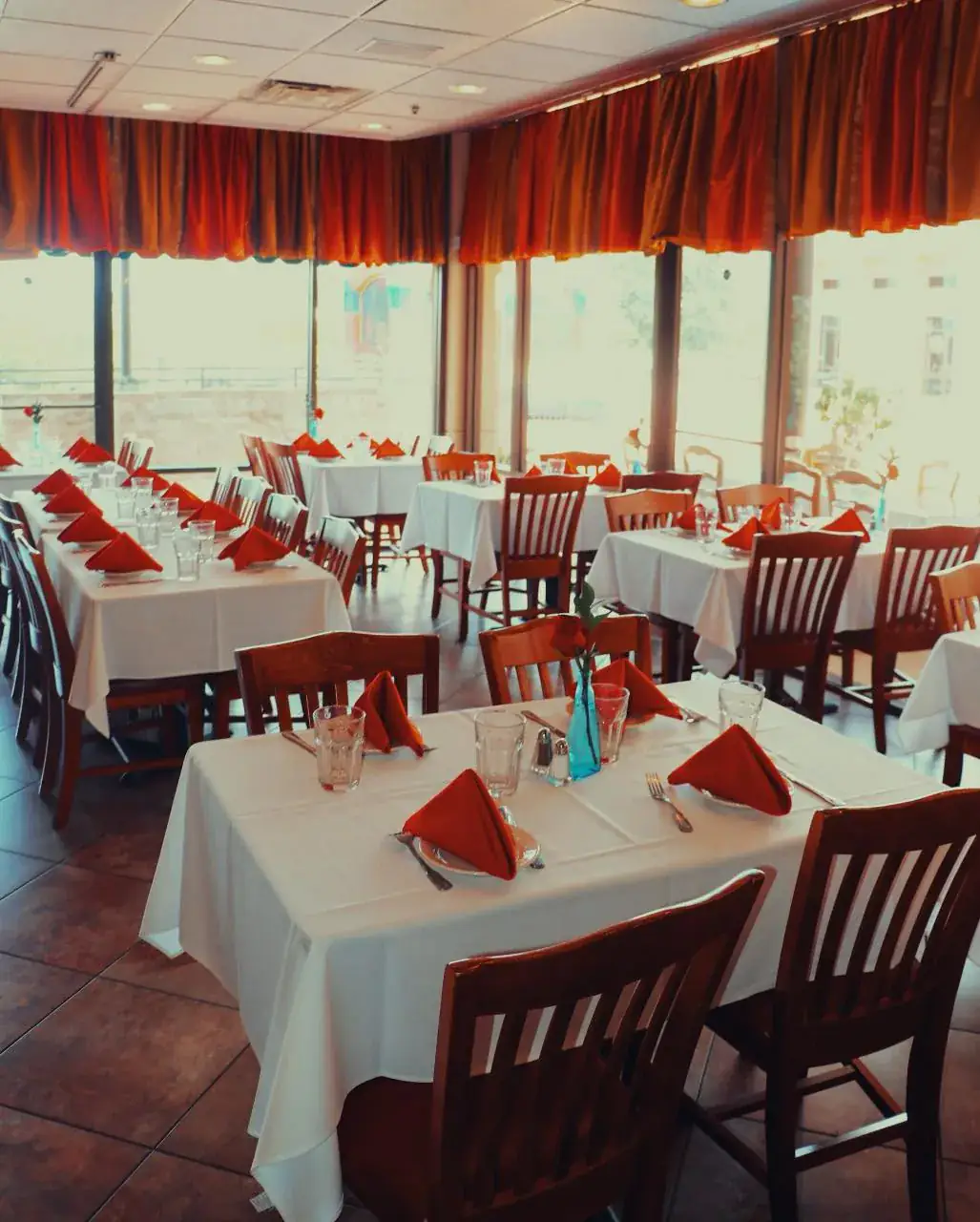 inside guru restaurant clermont